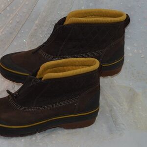 Clarks  Muckers Leather Booties SZ 10M  NWOT  #B-157